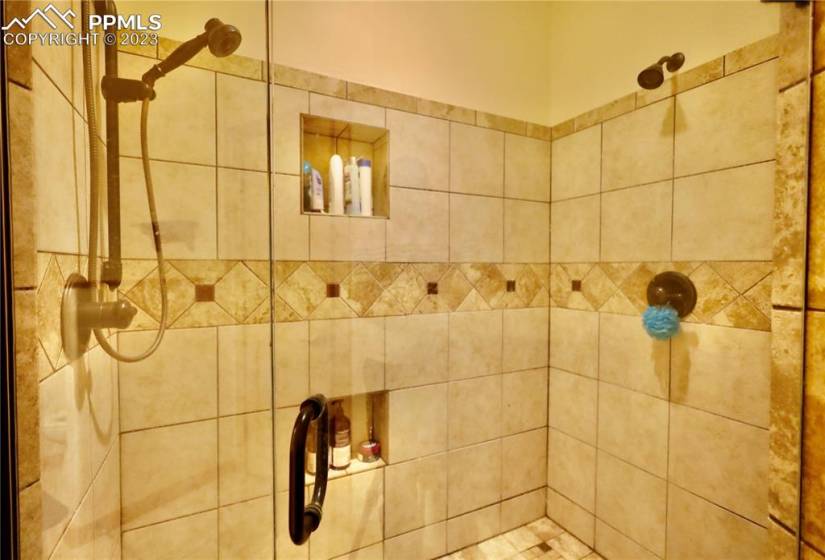 Master Shower - 2 Person