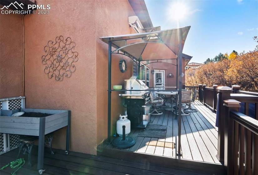 Entertain on the secluded private deck & grill w/natural gas or propane