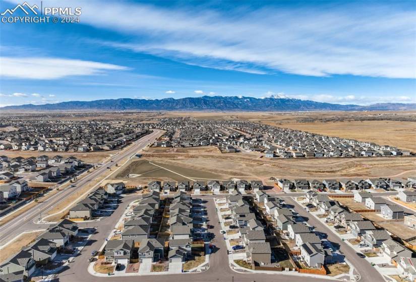 Master Planned Community with no HOA and views of the Colorado Rockies!