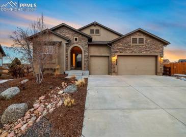 Stunning 4BR, 3BA ranch style home located in the popular community of Indigo Ranch at Stetson Ridge.