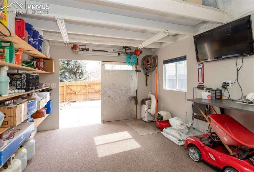 Plenty of space to house a Golf Cart