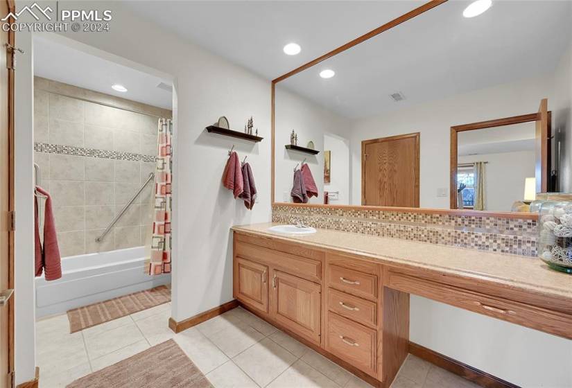 Lower Level Bath with Tub/Shower Combo