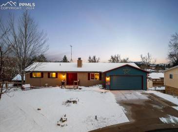 This home is a picturesque rancher in beautiful Castle Rock.