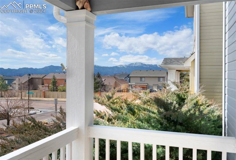Front Porch with Incredible Mountain Views!