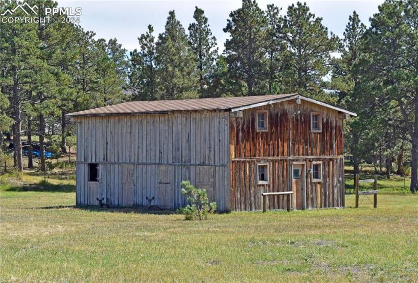 Barn with loft on 5 acre lot