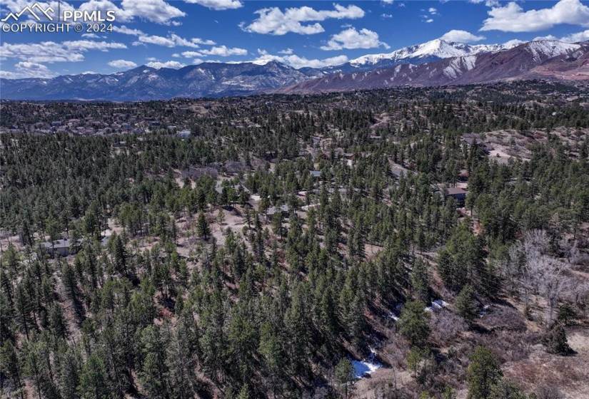 PEACEFUL, QUIET WITH VIEWS YET EASY PAVED ACCESS TO I-25 IN 10 MINUTES