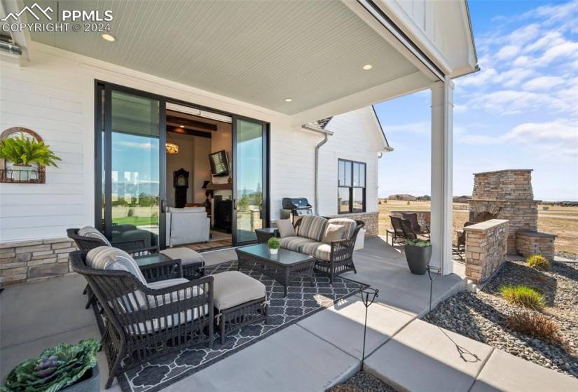 View of patio / terrace with outdoor lounge area