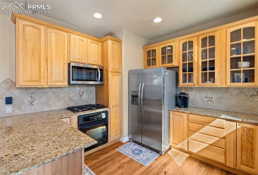 Stainless Steel Appliances and GRANITE counters