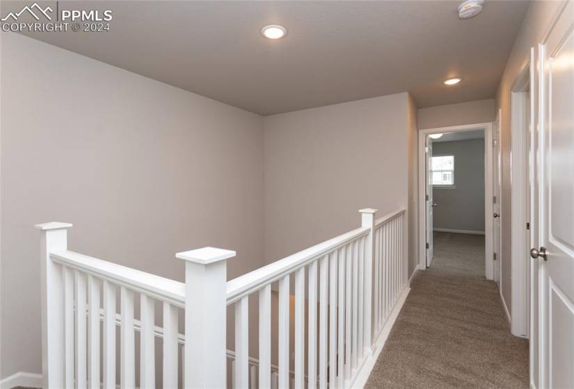 Open Staircase/Railing/Upstairs Hallway