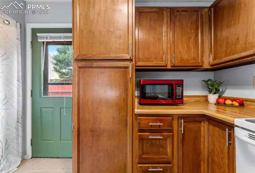 1644 Maitland Court Colorado Springs, Colorado 80919, 2 Bedrooms Bedrooms, ,1 BathroomBathrooms,Residential,For Sale,Maitland,121326