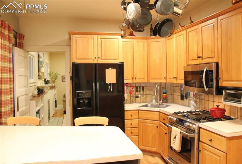 bakers and cooks love this kitchen